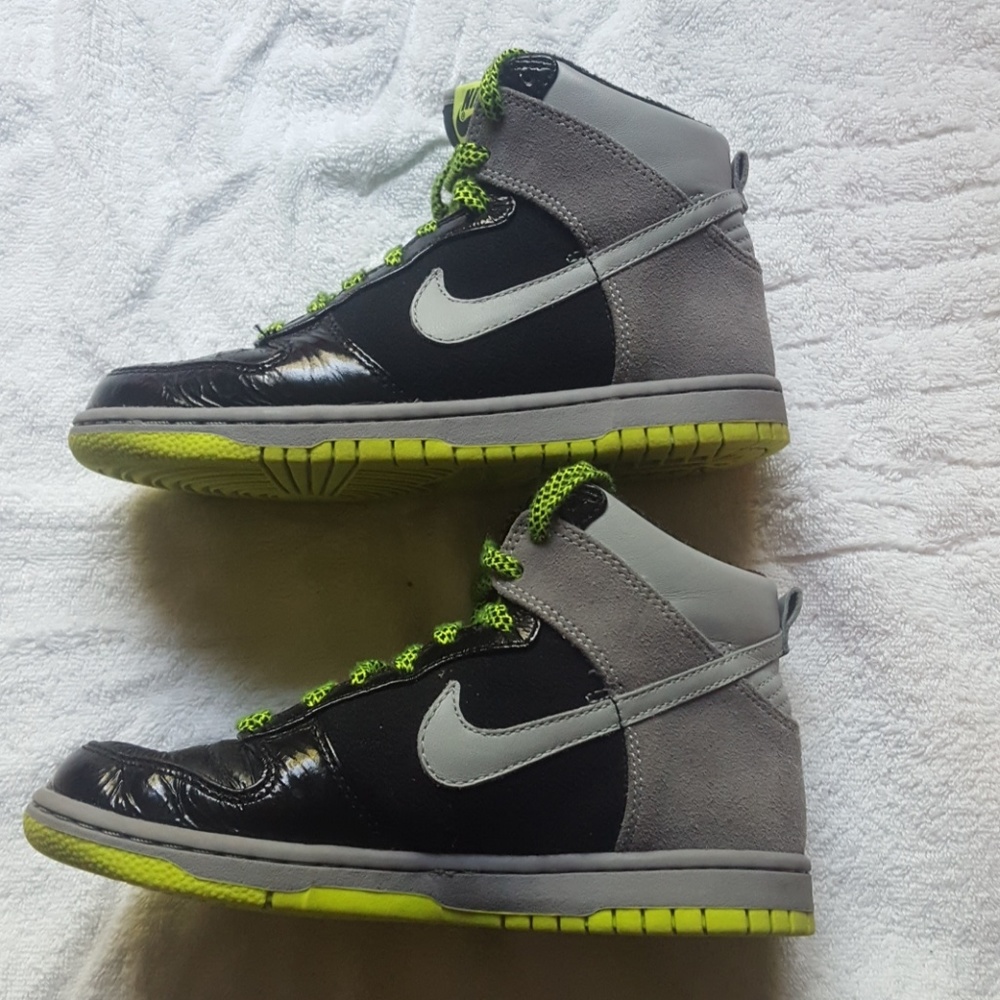 Shoes - Picture 3 of 7